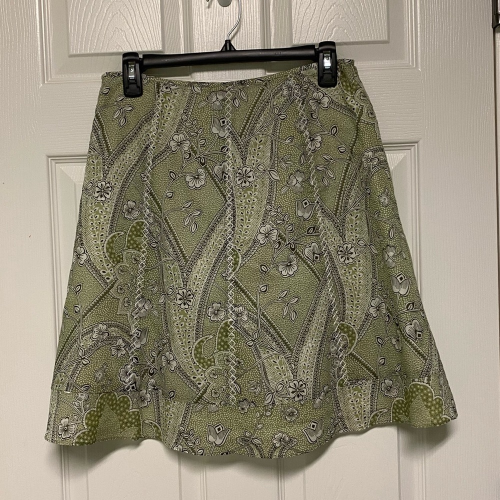 EUC Ann Taylor Summer Flare Skirt Petite 4
